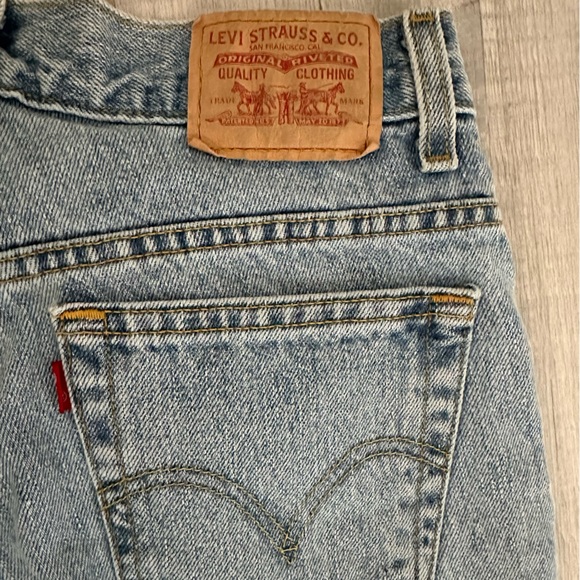Levi’s Relaxed Tapered 550 Jeans - Picture 4 of 4